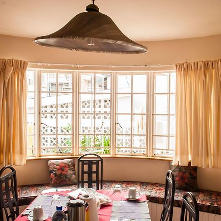 Upperroom Guesthouseムババーネ エクステリア 写真